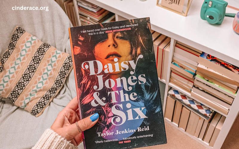 Daisy Jones and the Six Book